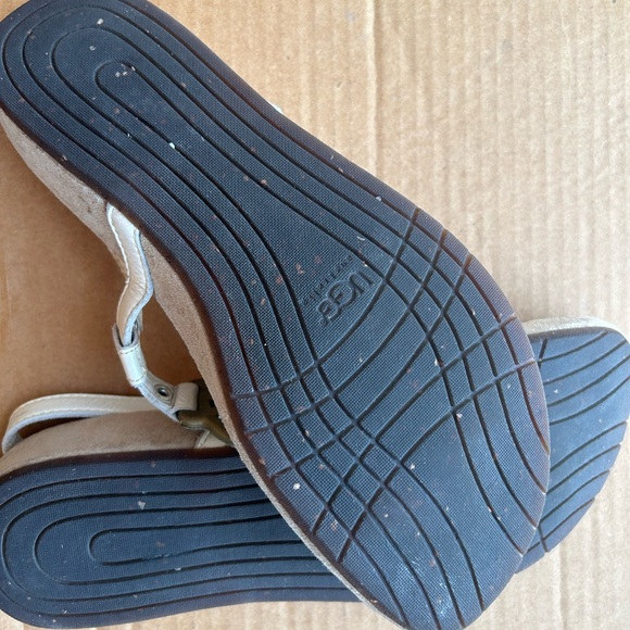 Uggs - Picture 3 of 3